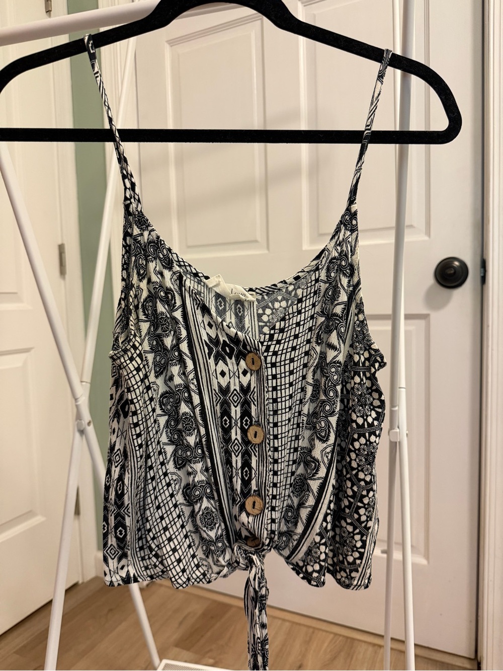 Peach Love California Black & White Printed Tie-Front Cami
